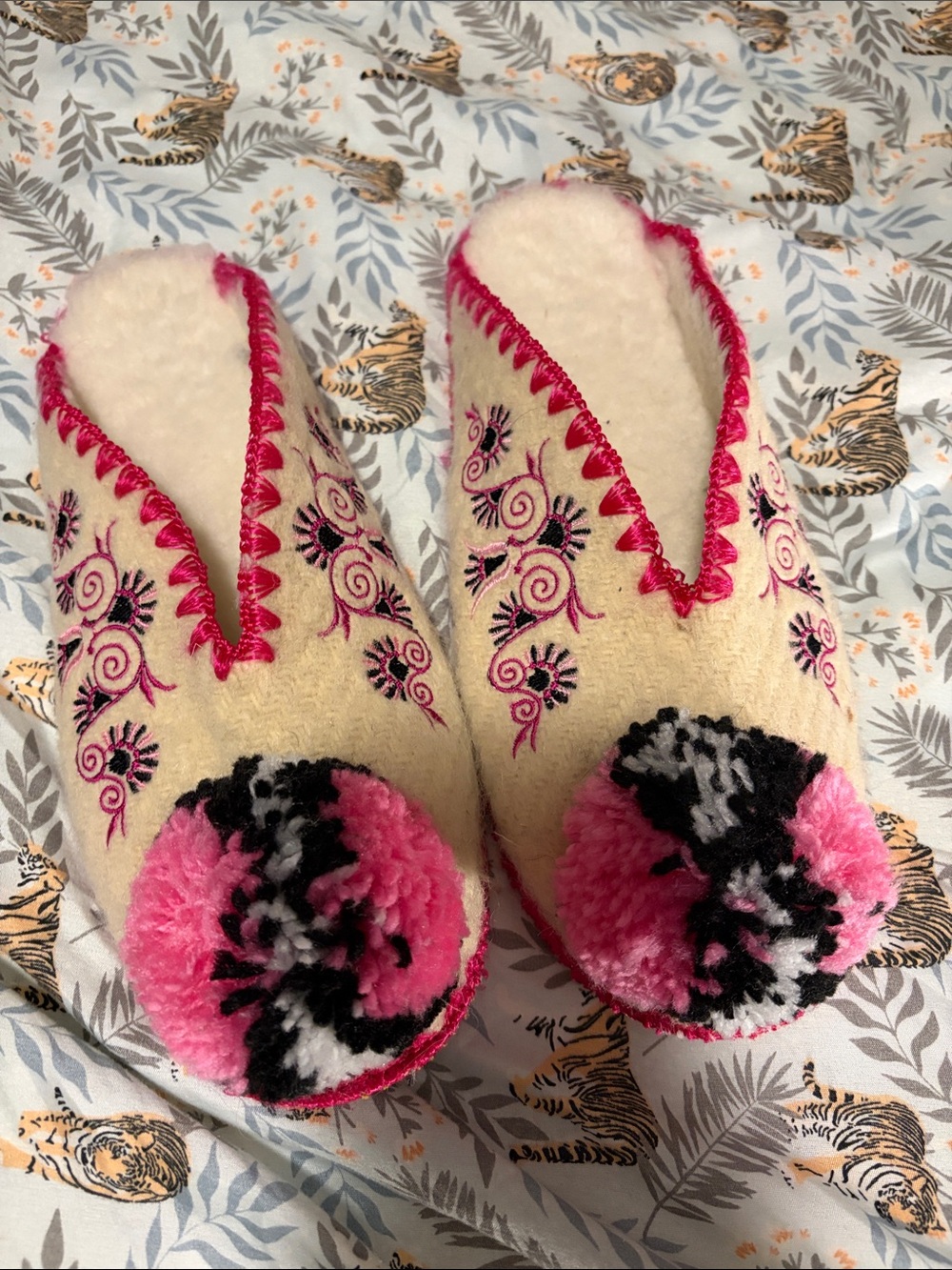 Handcrafted Cream & Pink Wool Pom-Pom Women's Slippers - 8/9